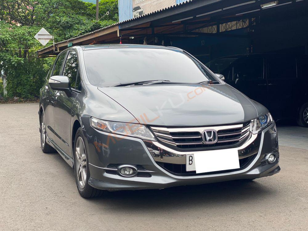 Mobil Honda Odyssey 2012