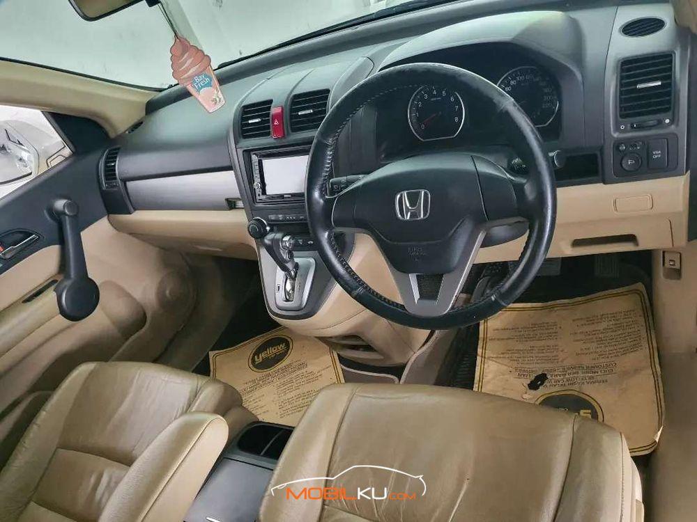 Mobil Honda CR-V 2011