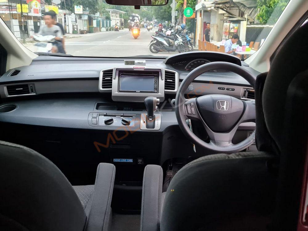 Mobil Honda Freed 2014