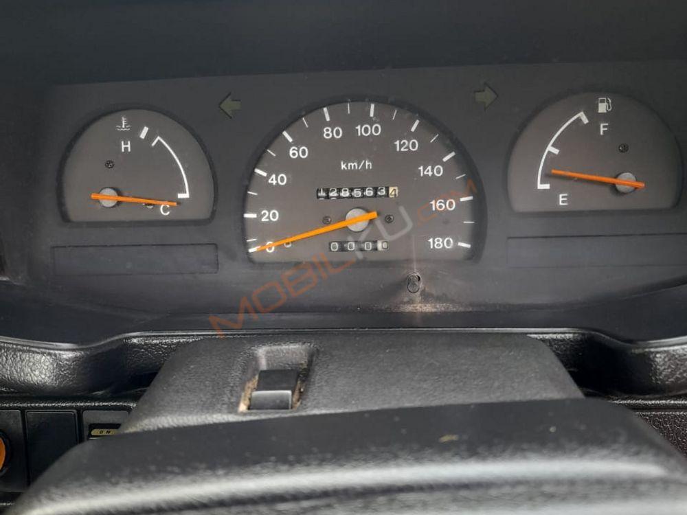 Mobil Isuzu Panther 2012