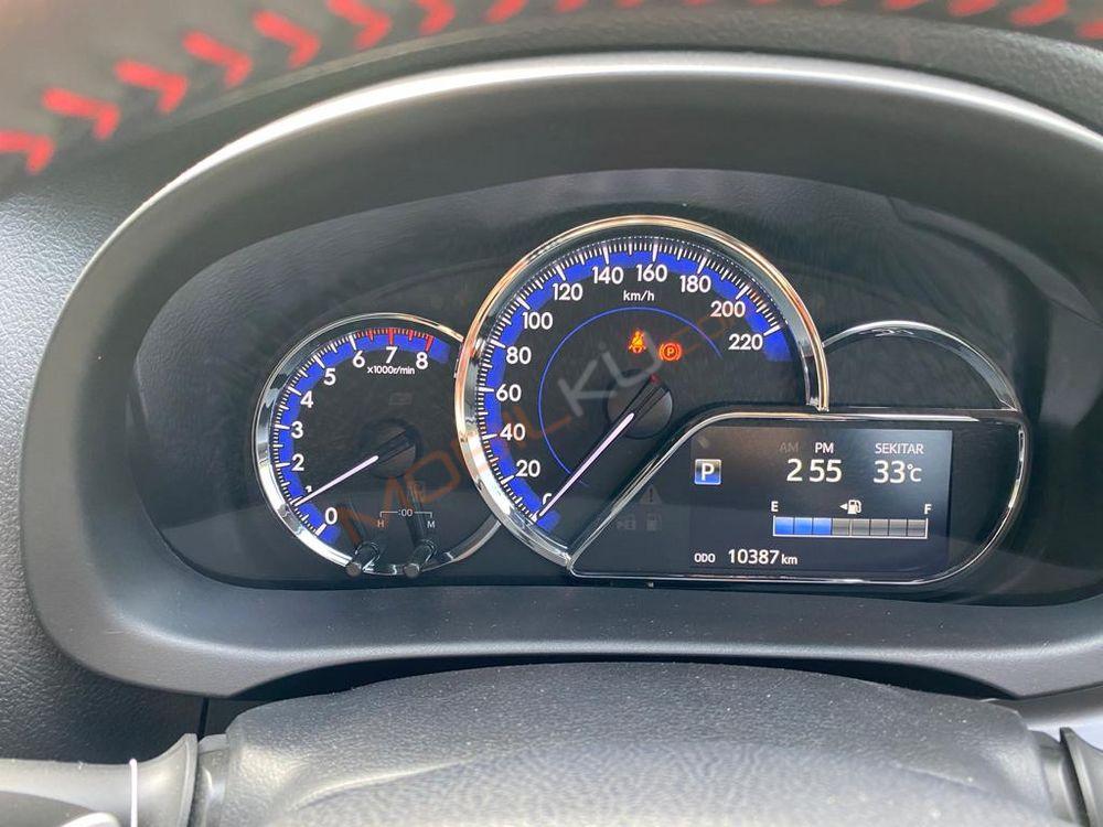 Mobil Toyota Yaris 2021