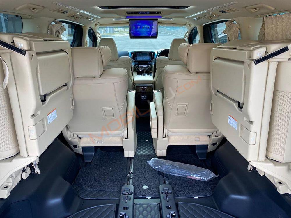 Mobil Toyota Alphard 2020