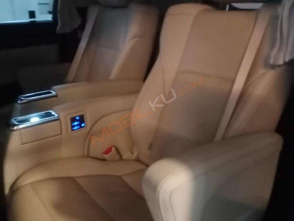 Mobil Toyota Alphard 2022