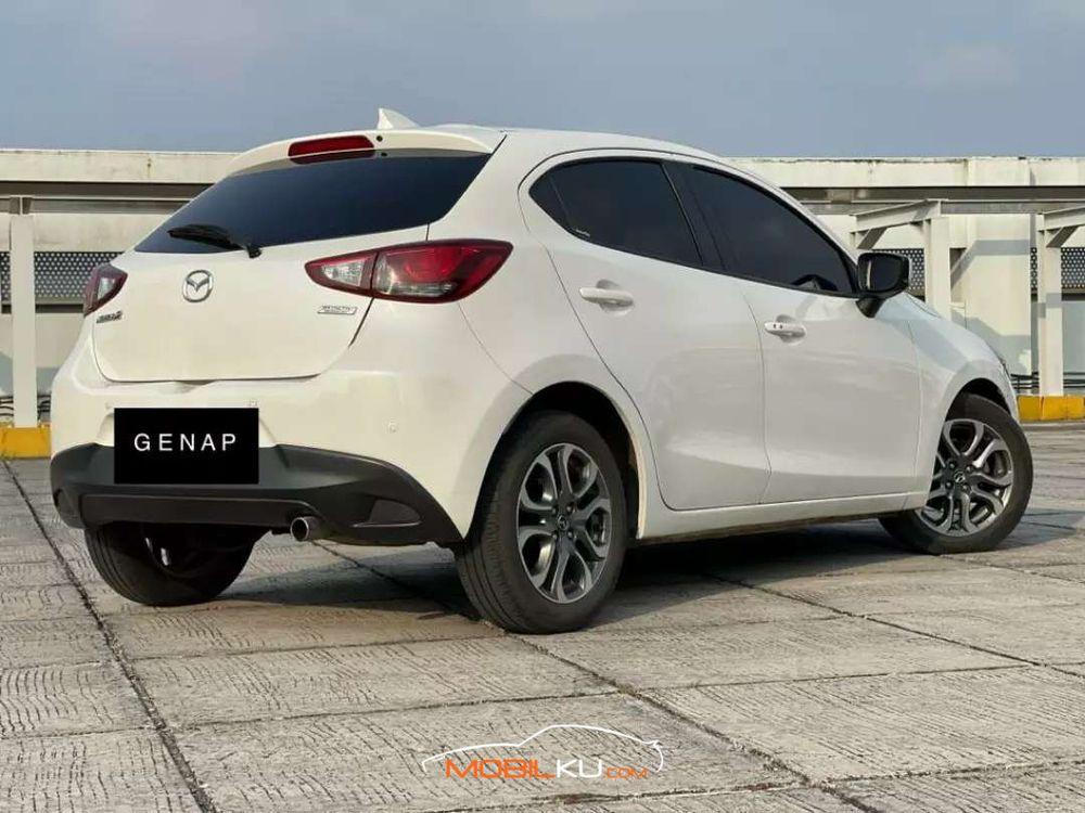Mobil Mazda 2 Hatchback 2017