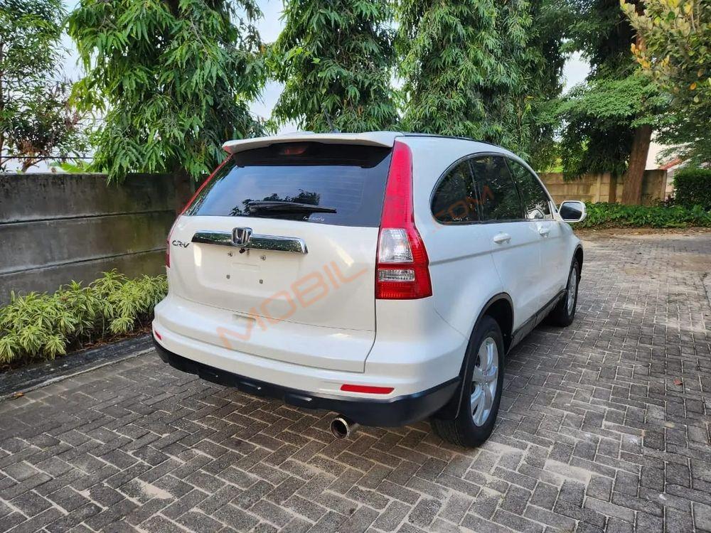 Mobil Honda CR-V 2011