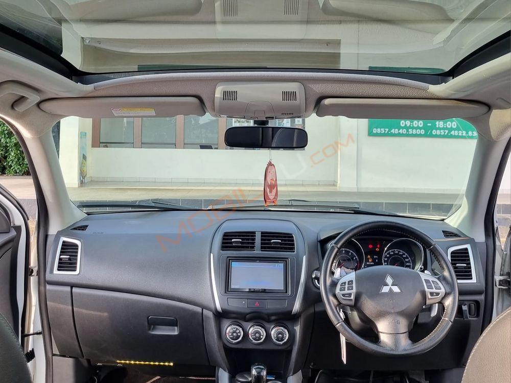 Mobil Mitsubishi Outlander Sport 2014