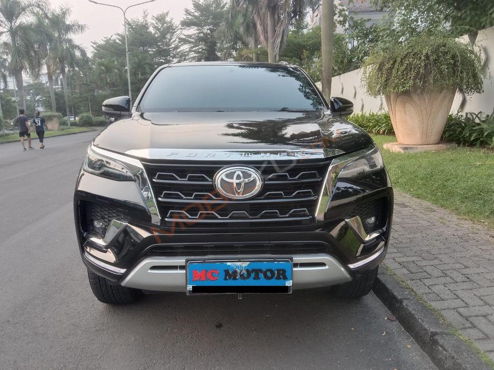 Mobil Toyota Fortuner 2021