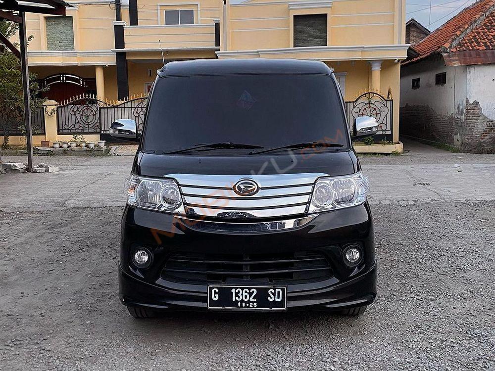 Mobil Daihatsu Luxio 2016