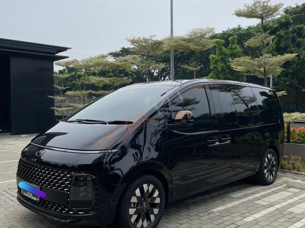 Mobil Hyundai Staria 2021