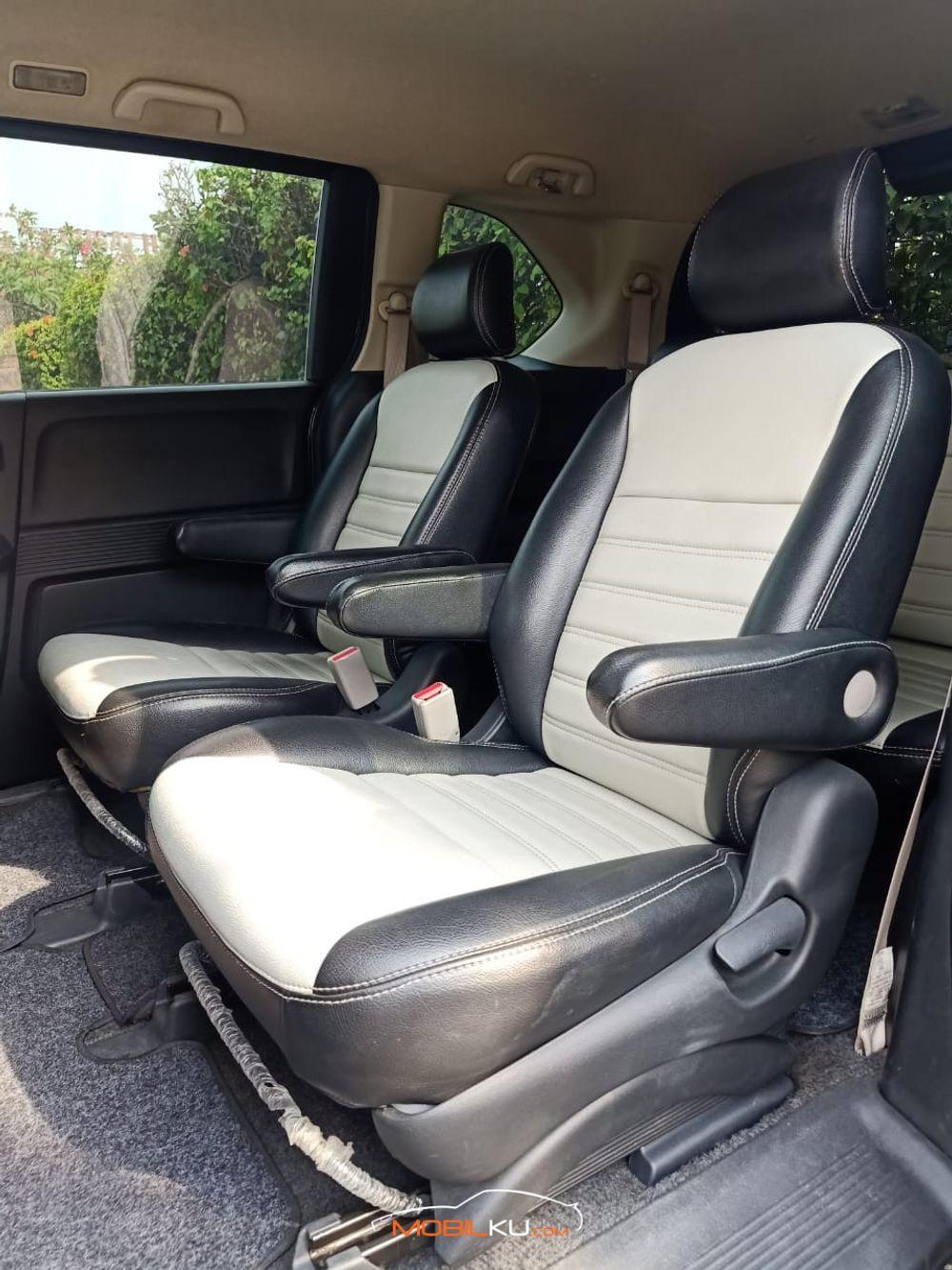 Mobil Honda Freed 2013