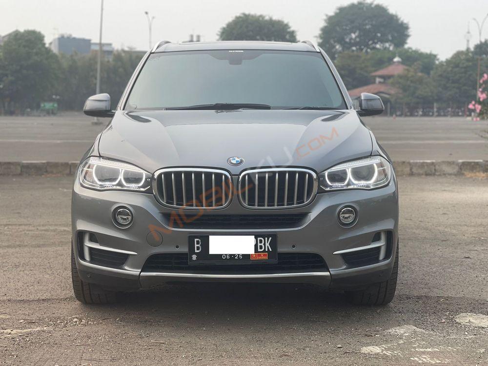Mobil BMW X5 2016