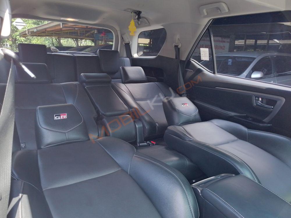 Mobil Toyota Fortuner 2022