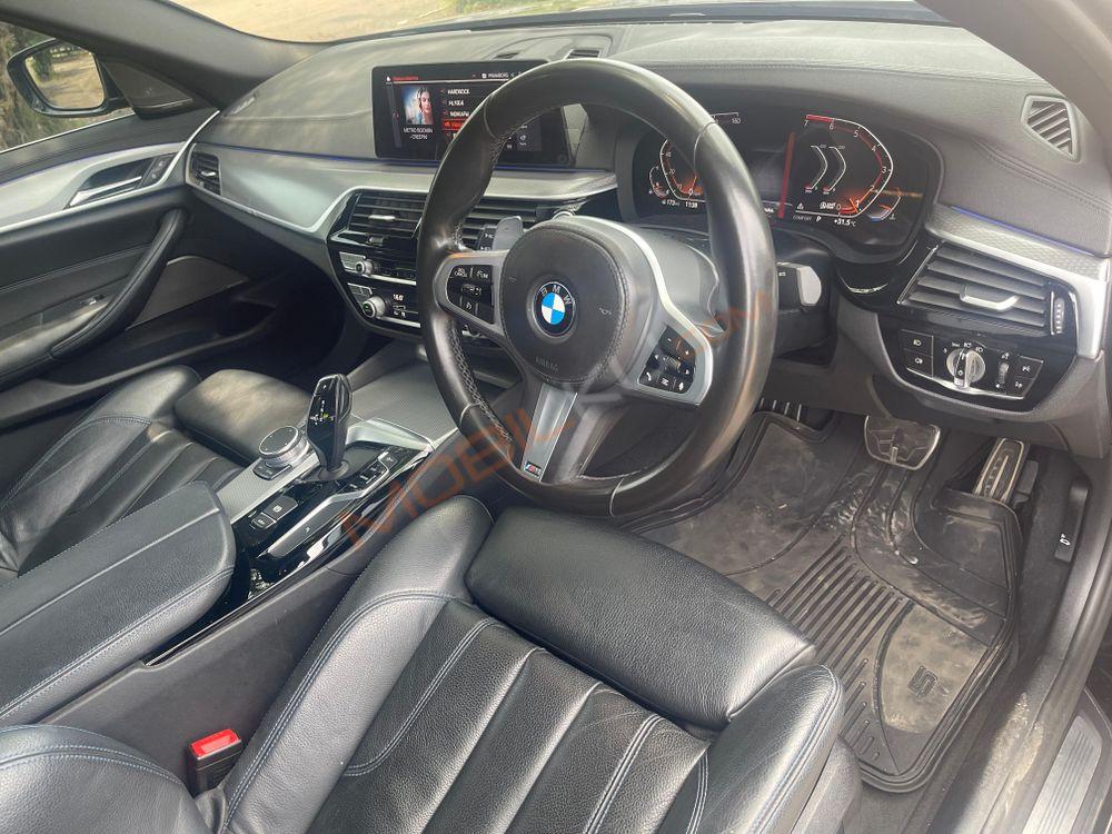 Mobil BMW 5 Series 2019