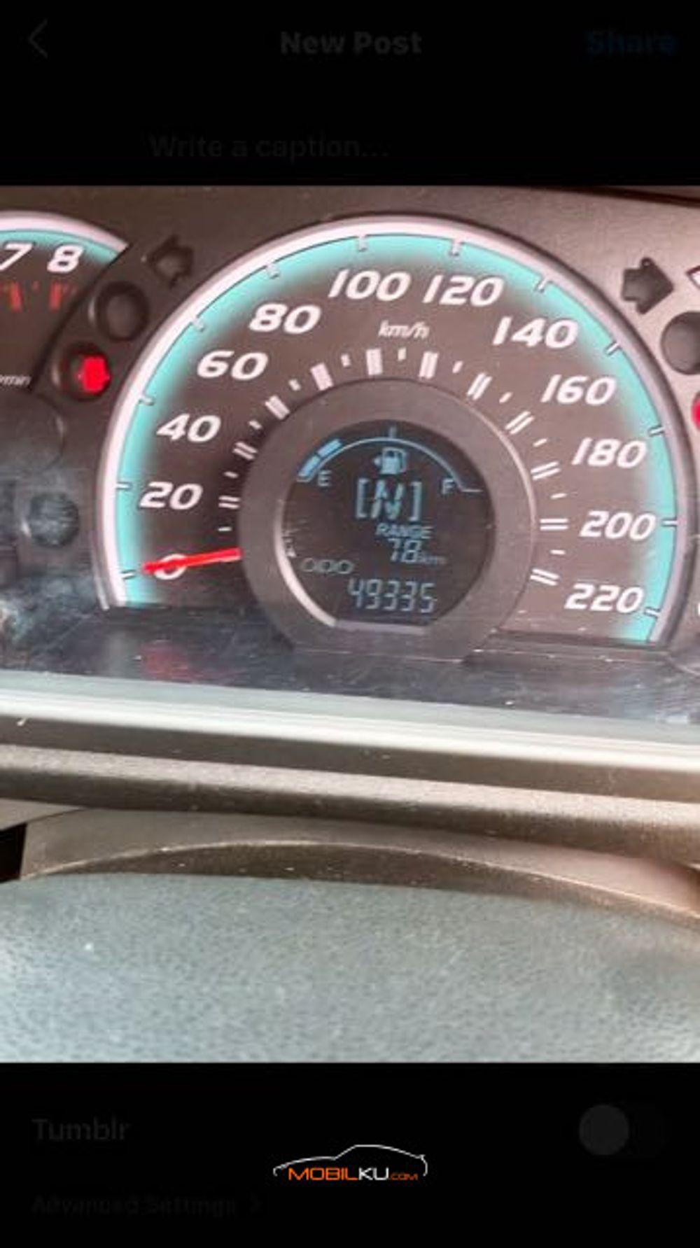 Mobil Daihatsu Sirion 2013