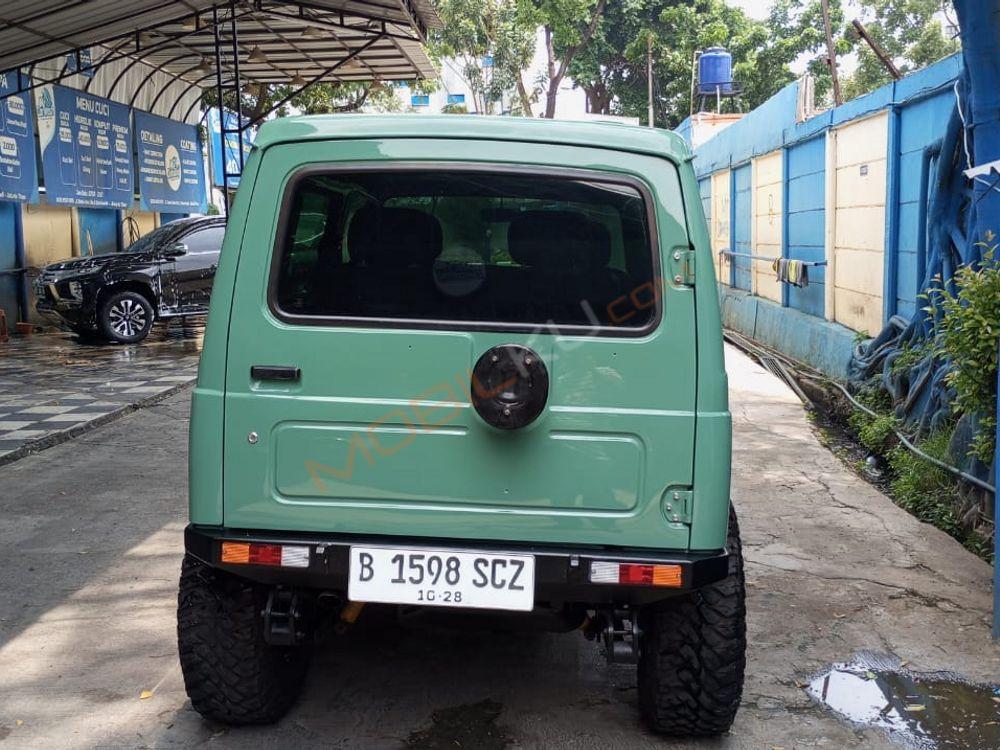 Mobil Suzuki Katana 1995