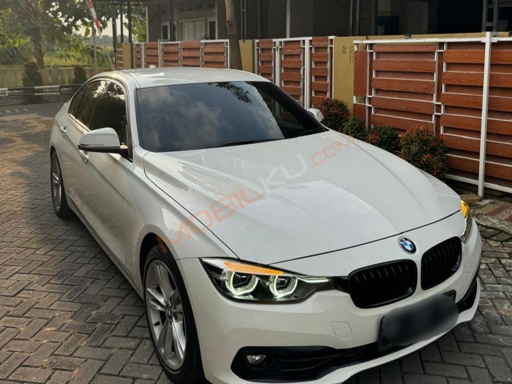 Mobil BMW 3 Series 2019