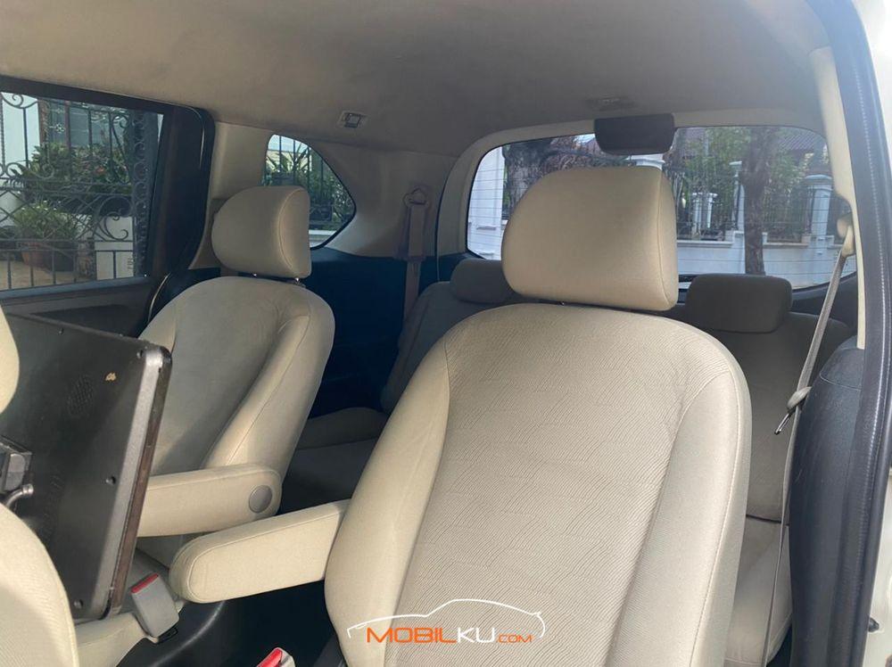 Mobil Honda Freed 2010
