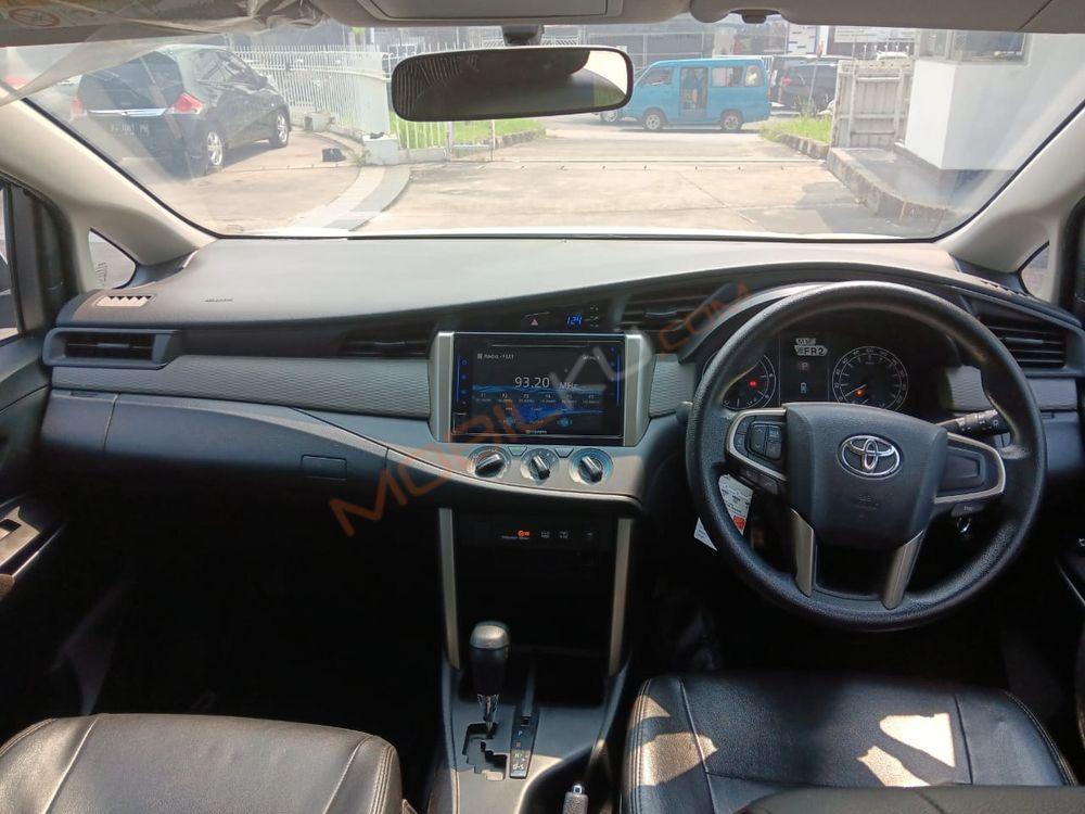 Mobil Toyota Kijang Innova 2021