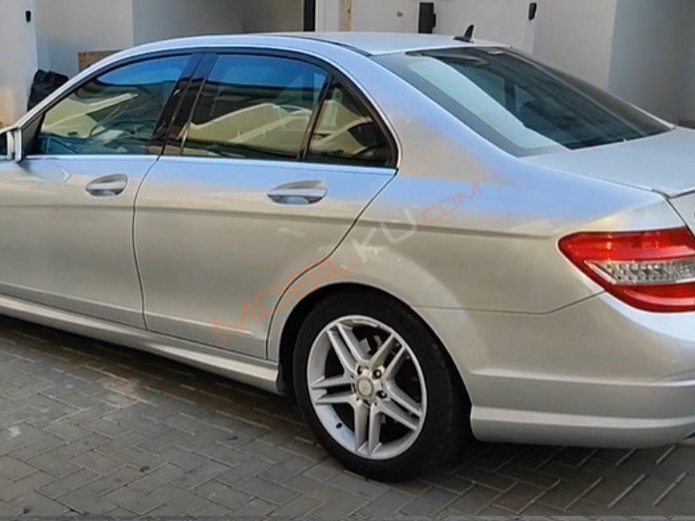 Mobil Mercedes-Benz C-Class 2010