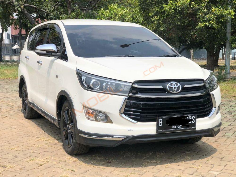 Mobil Toyota Kijang Innova 2017