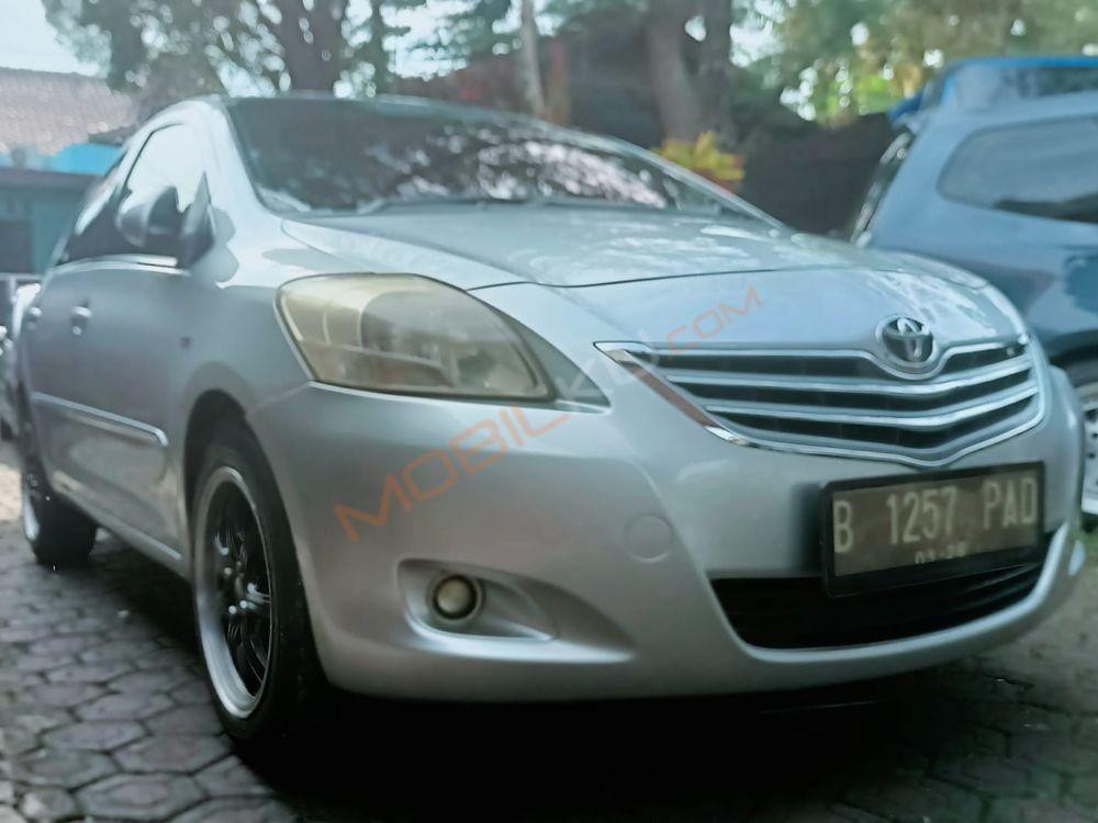 Mobil Toyota Vios 2011