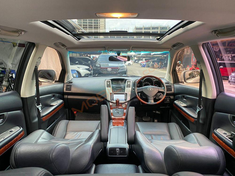 Mobil Toyota Harrier 2013