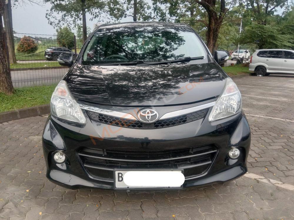 Mobil Toyota Avanza 2014