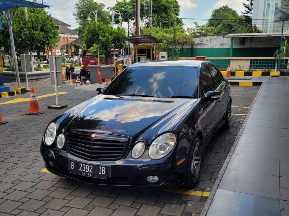 Mobil Mercedes-Benz E-Class 2005
