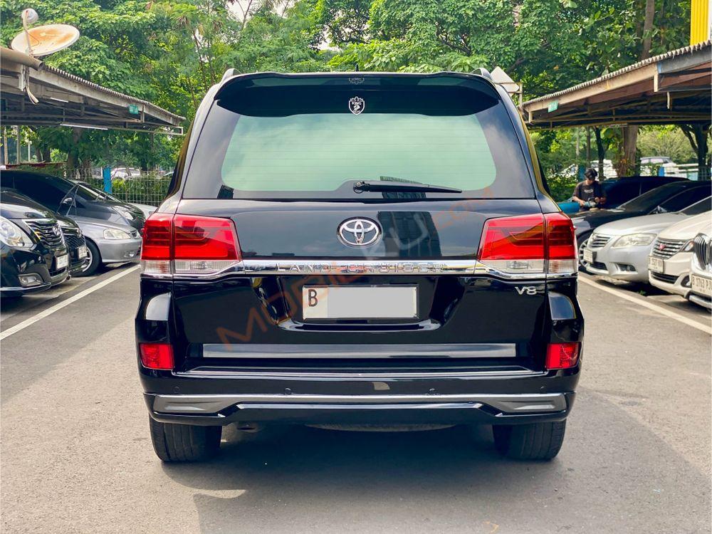 Mobil Toyota Land Cruiser 2008