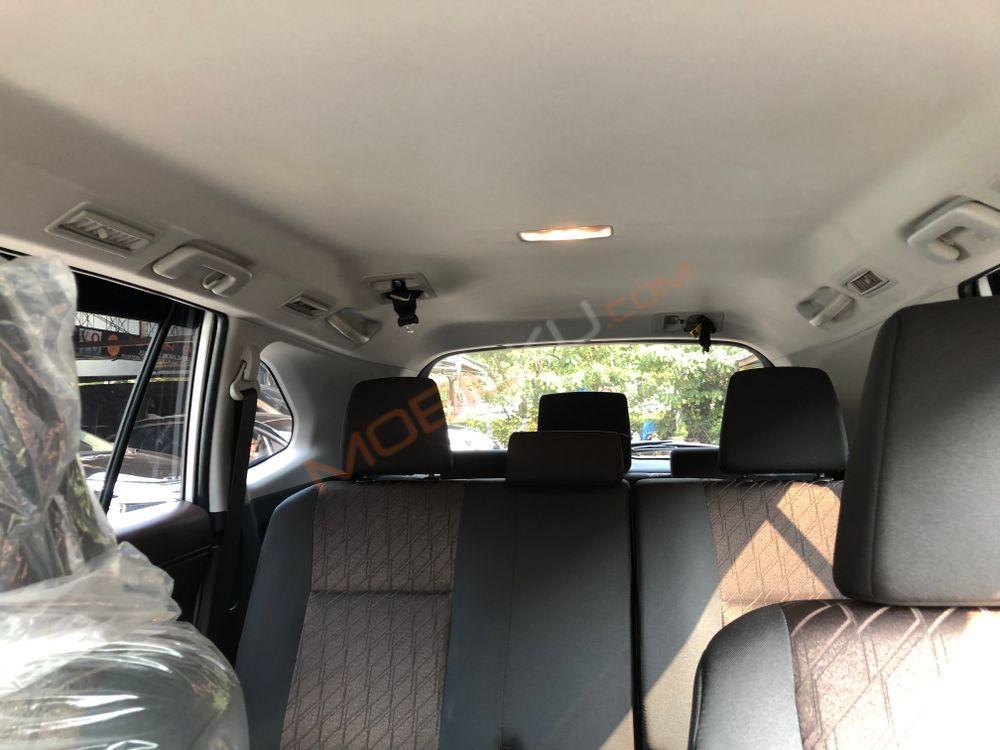 Mobil Toyota Kijang Innova Zenix 2023