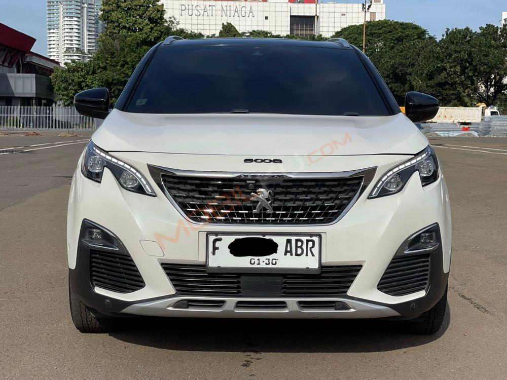 Mobil Peugeot 5008 2019