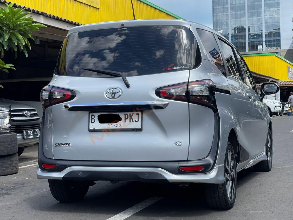 Mobil Toyota Sienta 2019