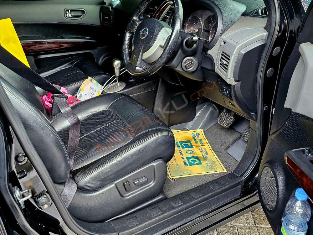 Mobil Nissan X-Trail 2009