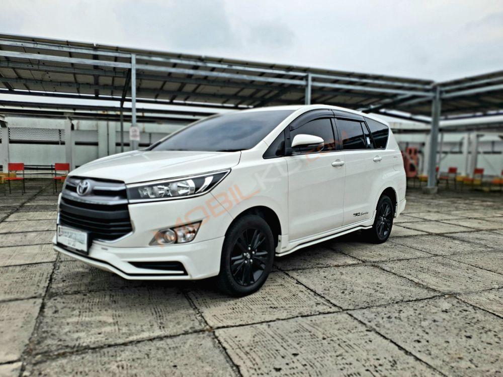 Mobil Toyota Kijang Innova 2020