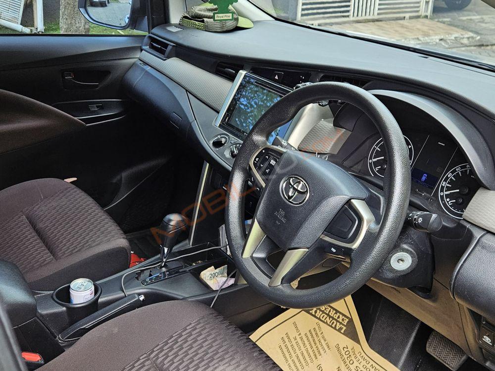 Mobil Toyota Kijang Innova 2022