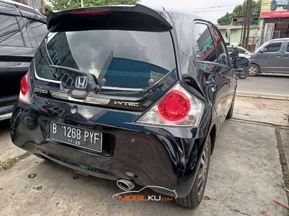 Mobil Honda Brio 2015