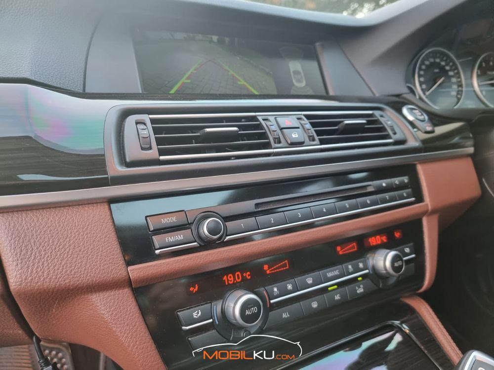 Mobil BMW 5 Series 2013