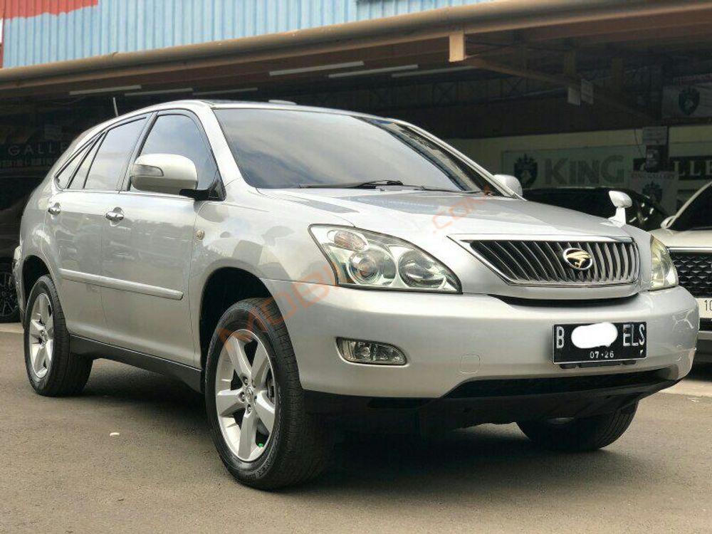Mobil Toyota Harrier 2013