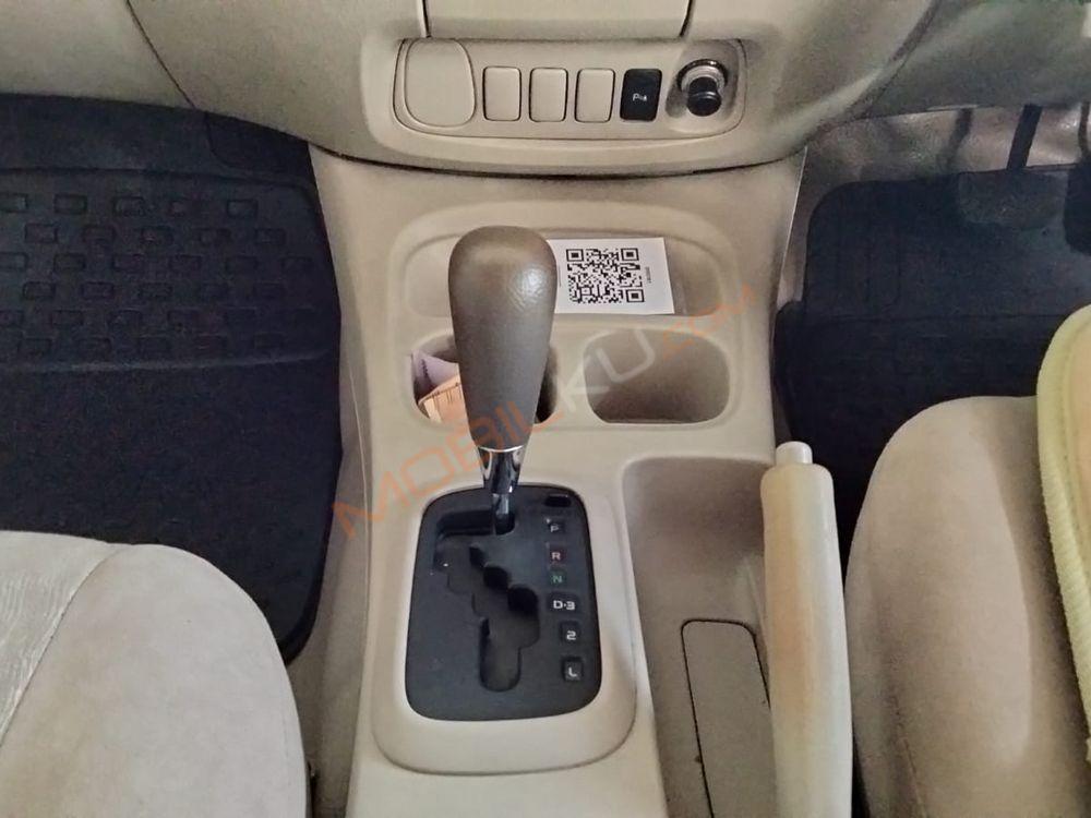 Mobil Toyota Kijang Innova 2010