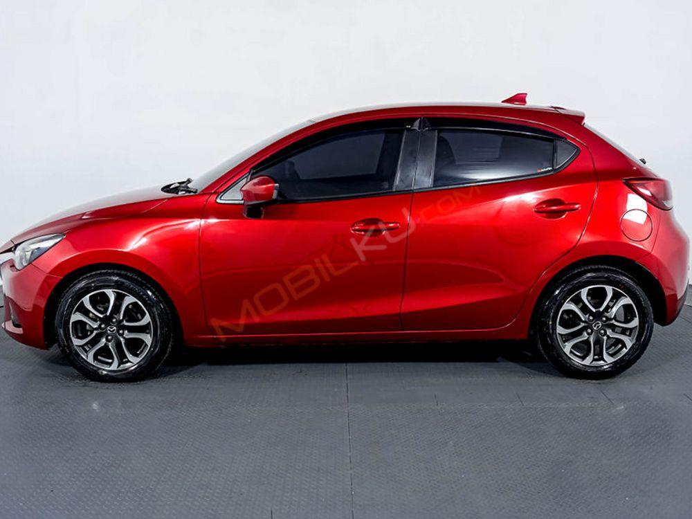 Mobil Mazda 2 Hatchback 2016