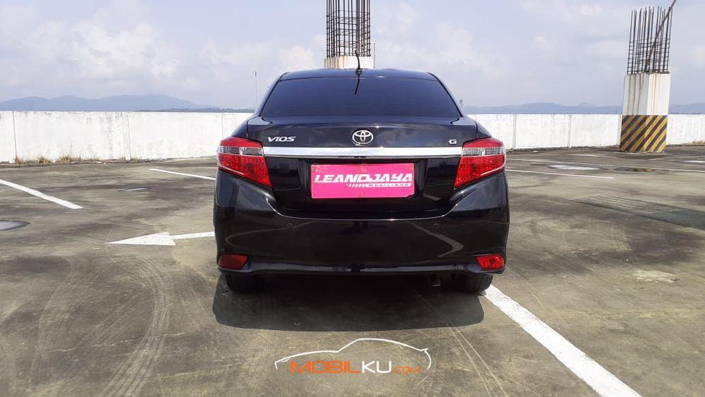Mobil Toyota Vios 2013