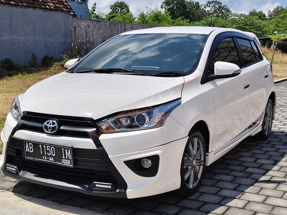 Mobil Toyota Yaris 2014
