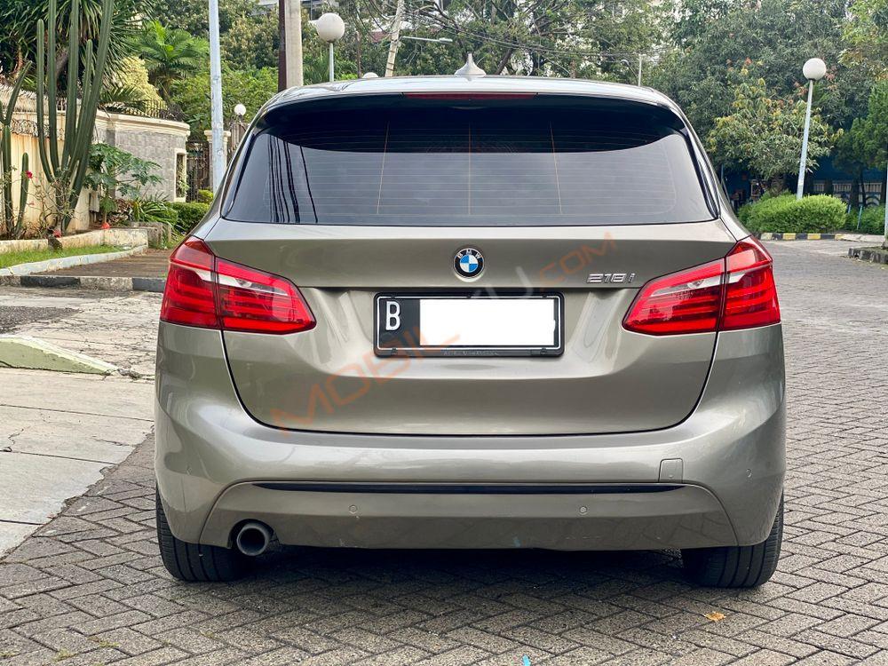 Mobil BMW 2 Series 2015