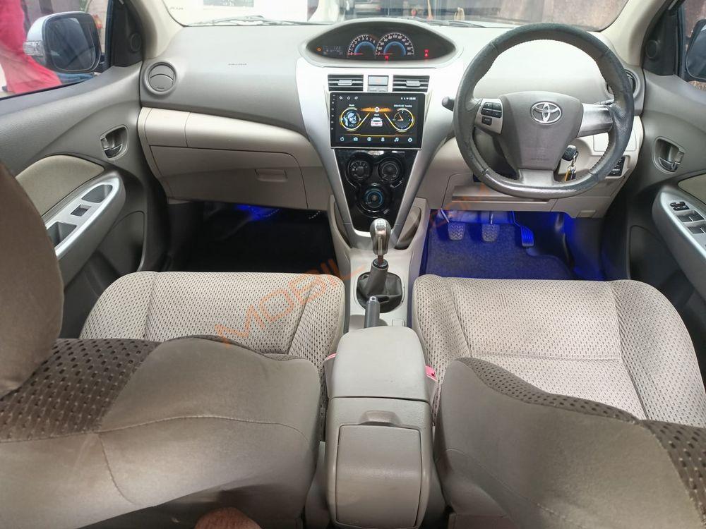 Mobil Toyota Vios 2011