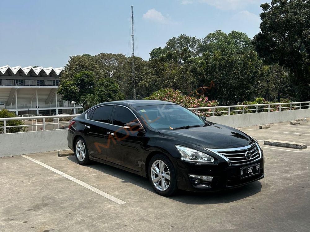 Mobil Nissan Teana 2014