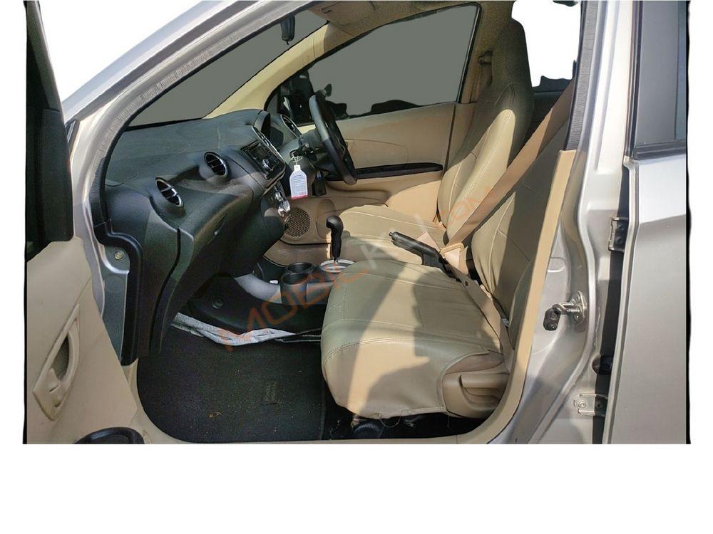 Mobil Honda Mobilio 2015