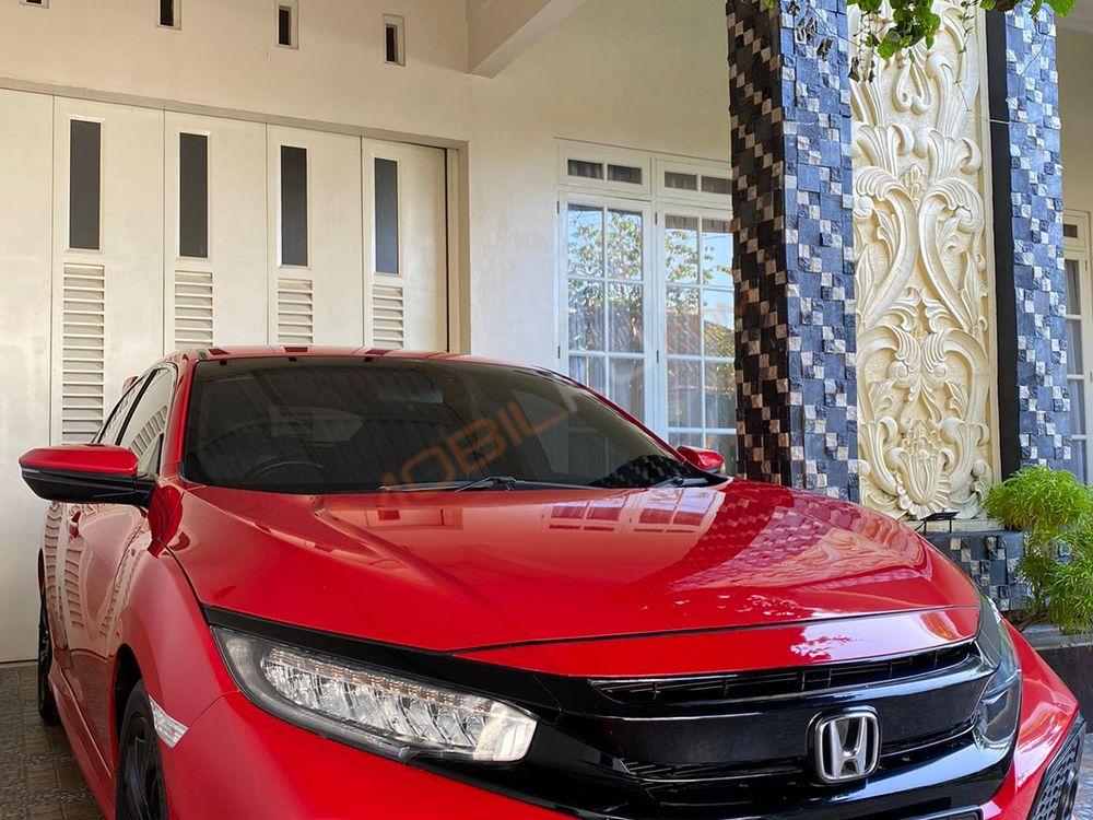 Mobil Honda Civic Hatchback 2017