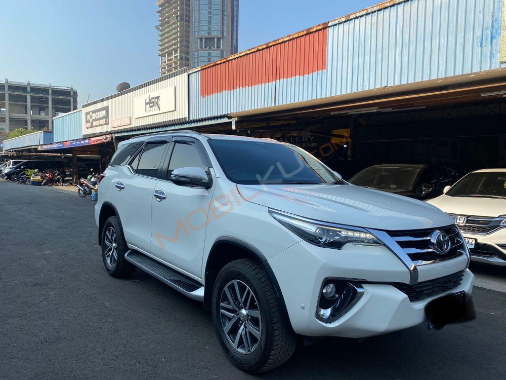 Mobil Toyota Fortuner 2017