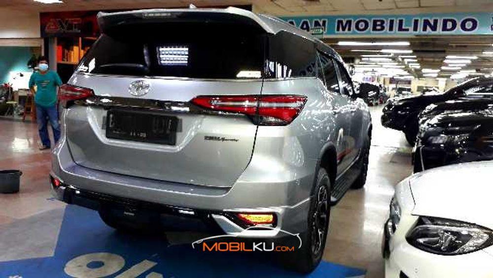 Mobil Toyota Fortuner 2020