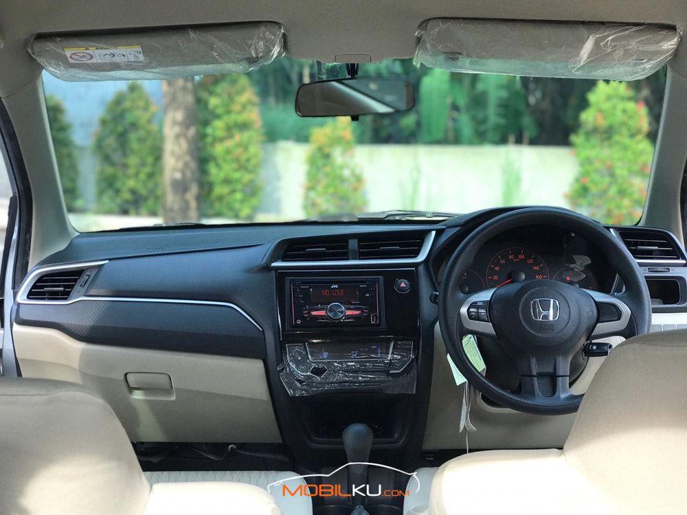 Mobil Honda Brio 2016